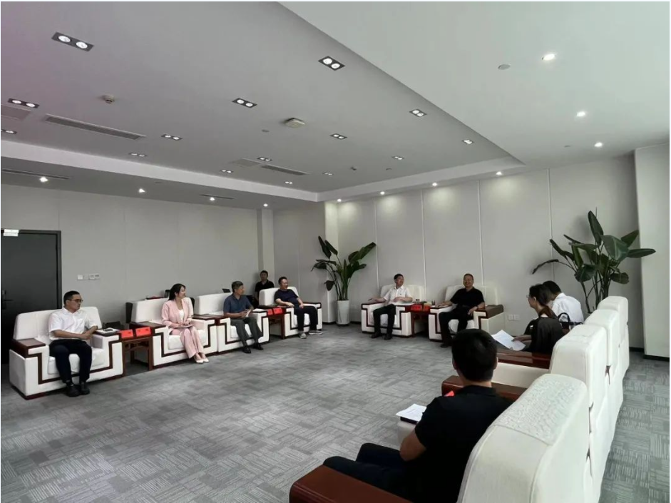 市直工委調(diào)研組到華信建投集團(tuán)開展黨建工作專題調(diào)研