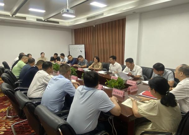 信陽華信商貿(mào)集團(tuán)有限公司召開酒駕醉駕專題學(xué)習(xí)暨警示教育會(huì)