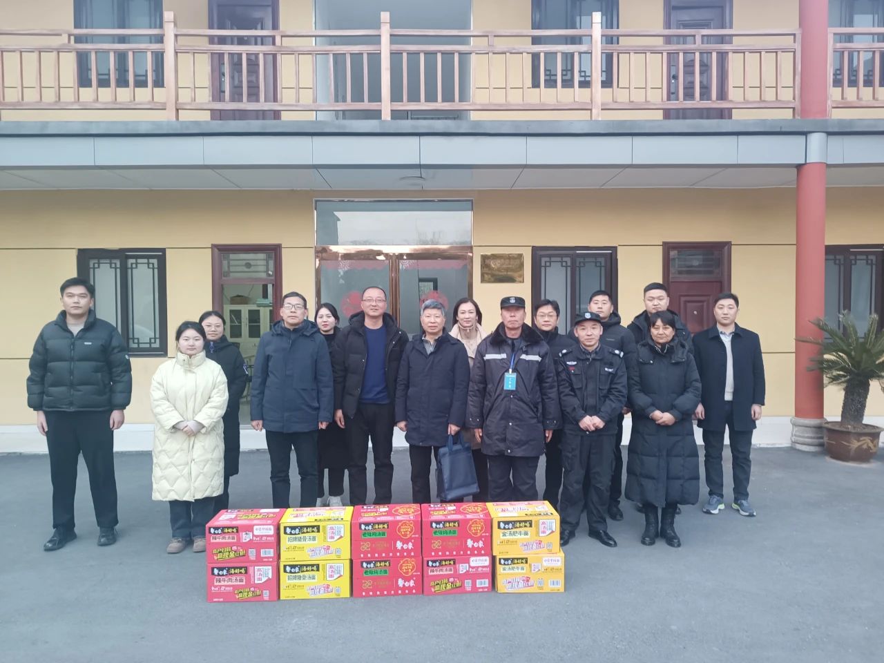 機關黨員一線行 建言獻策助運營 | 信陽華信建投集團開展第28期“機關黨員到一線”活動